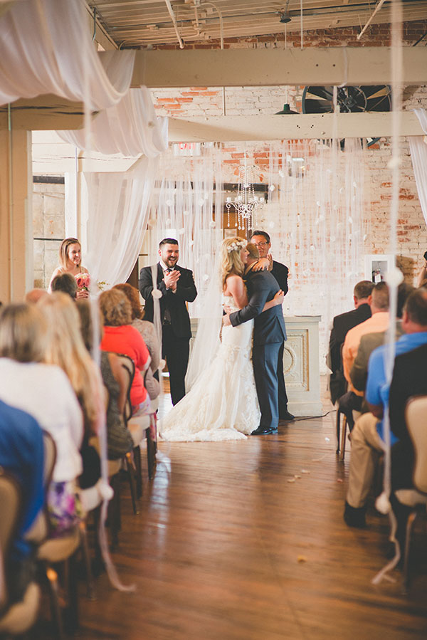 artsy-vintage-wedding-at-the-old-bag