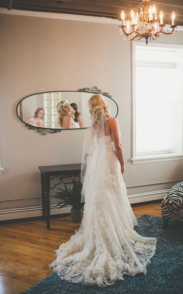 artsy-vintage-wedding-at-the-old-bag