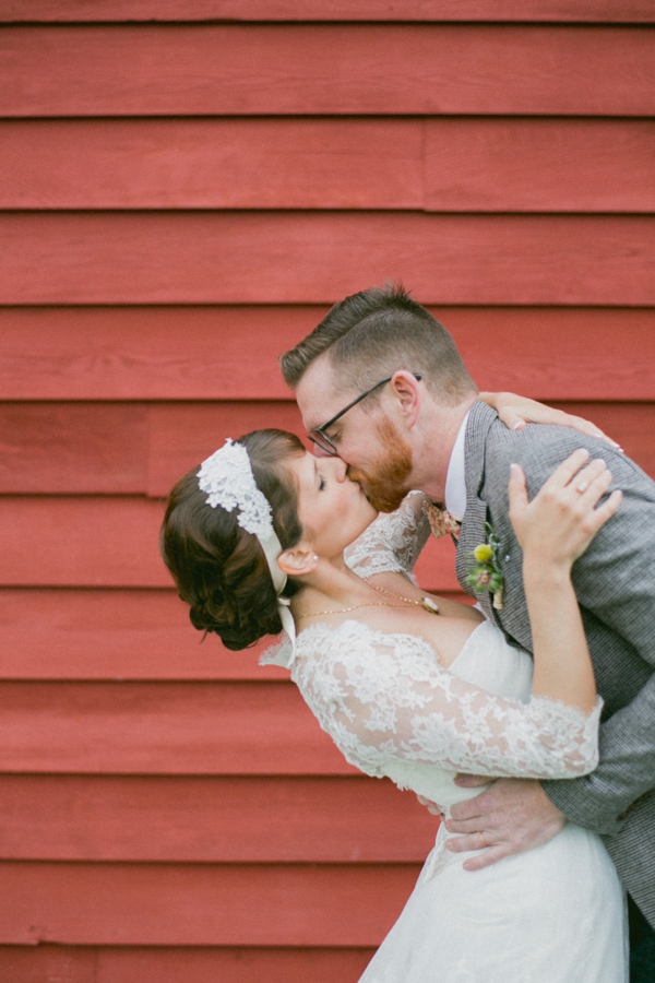 bright-and-cheery-wedding-in-blue-and