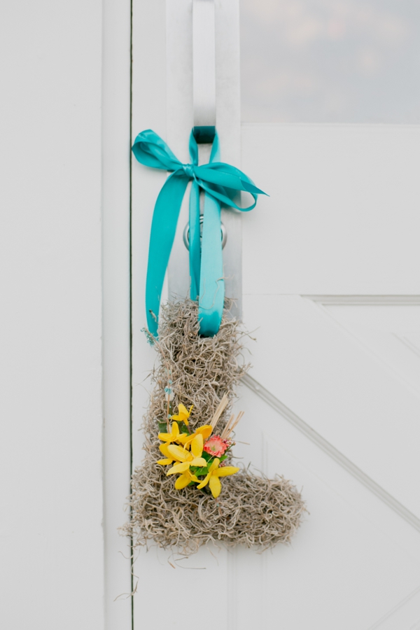 bright-and-cheery-wedding-in-blue-and