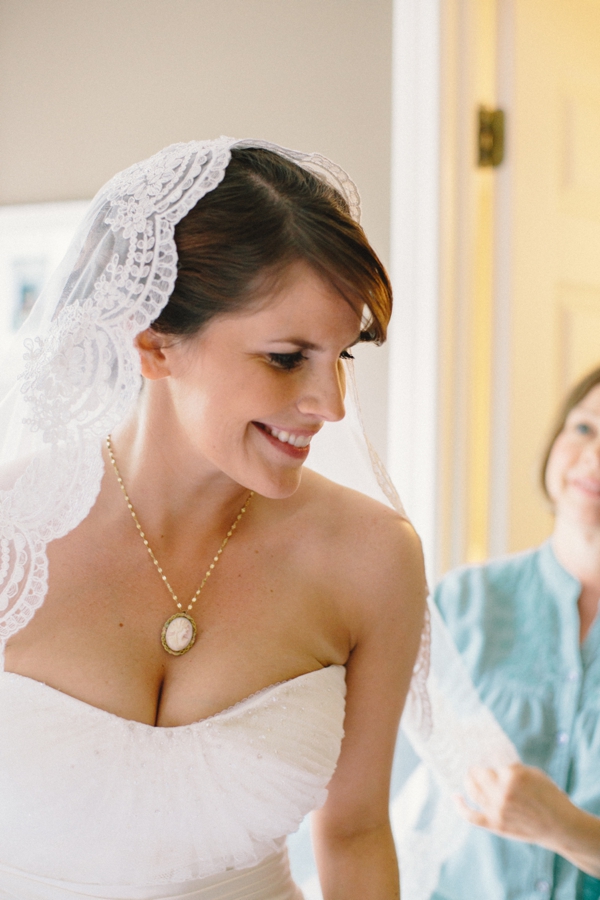 bright-and-cheery-wedding-in-blue-and