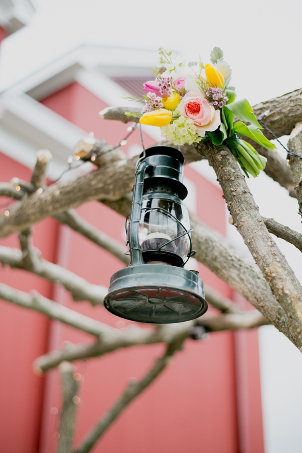 bright-and-cheery-wedding-in-blue-and