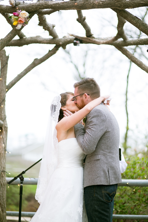 bright-and-cheery-wedding-in-blue-and