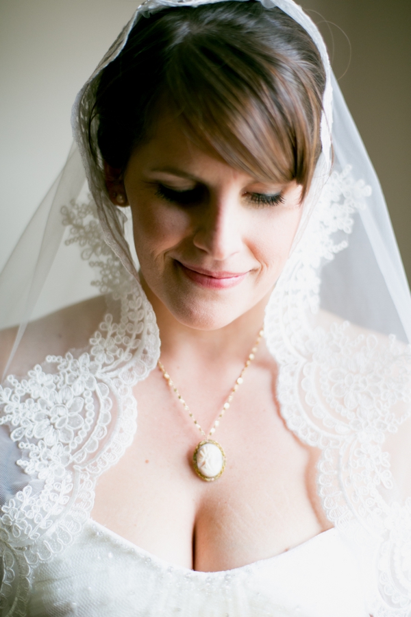 bright-and-cheery-wedding-in-blue-and