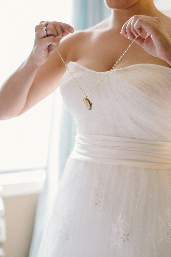 bright-and-cheery-wedding-in-blue-and