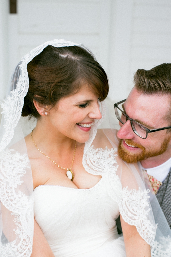 bright-and-cheery-wedding-in-blue-and