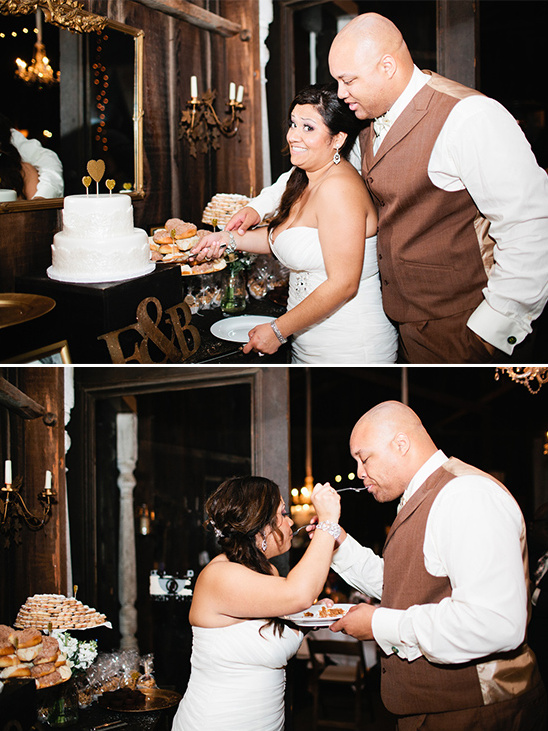 cutting the wedding cake
