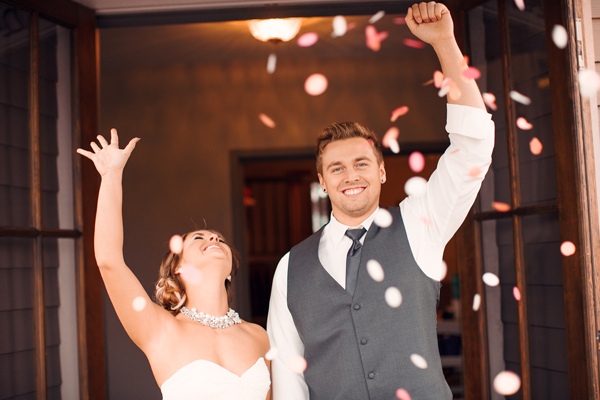 cheerful-wedding-inspiration-in-coral