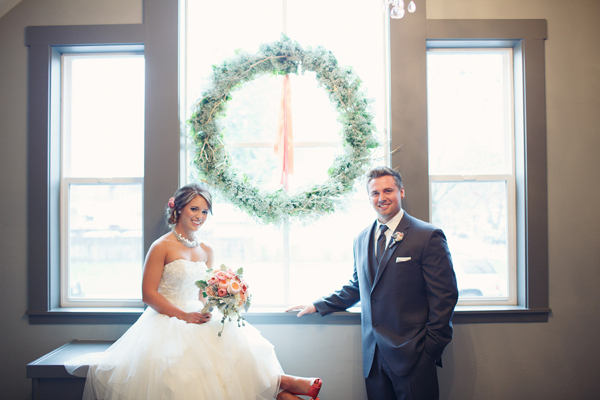 cheerful-wedding-inspiration-in-coral