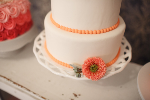 cheerful-wedding-inspiration-in-coral