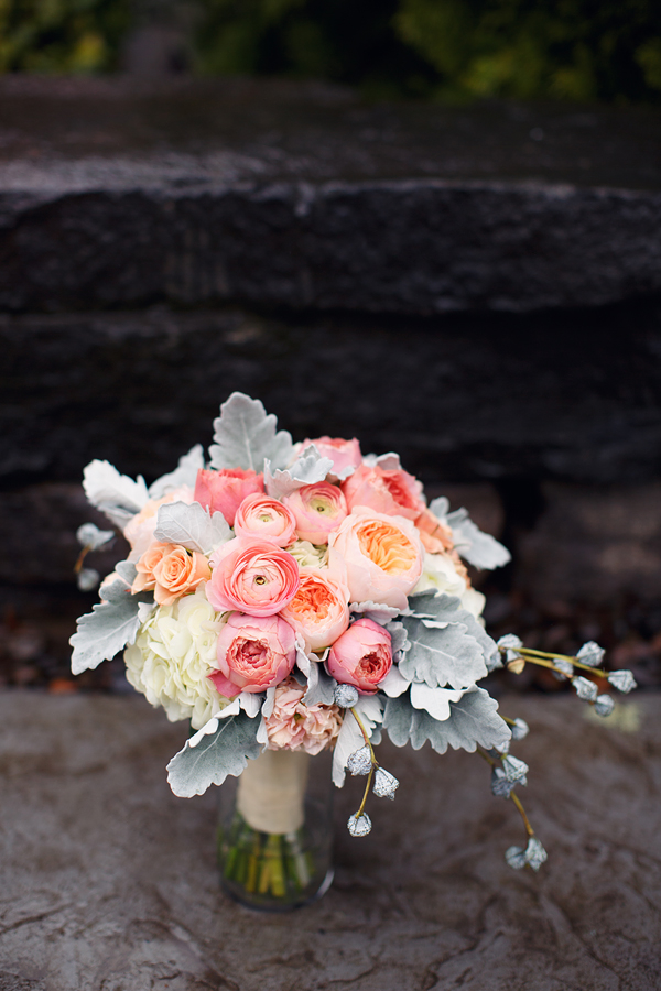 cheerful-wedding-inspiration-in-coral