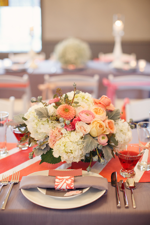cheerful-wedding-inspiration-in-coral