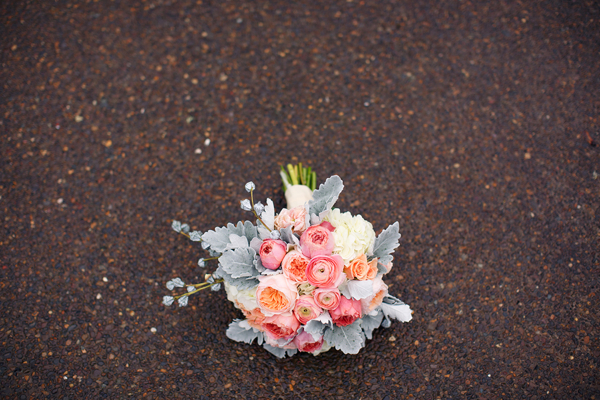 cheerful-wedding-inspiration-in-coral
