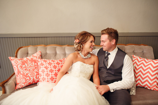 cheerful-wedding-inspiration-in-coral