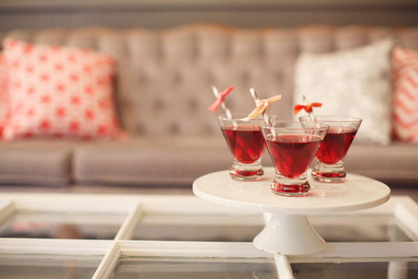 cheerful-wedding-inspiration-in-coral