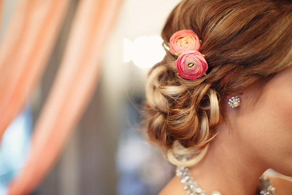 cheerful-wedding-inspiration-in-coral
