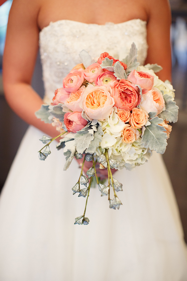 cheerful-wedding-inspiration-in-coral