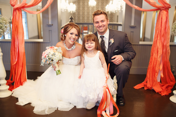 cheerful-wedding-inspiration-in-coral
