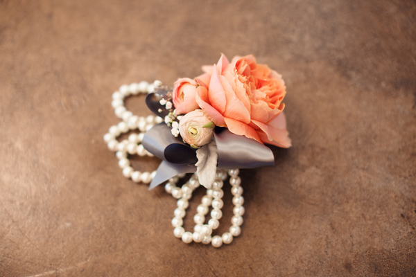 cheerful-wedding-inspiration-in-coral
