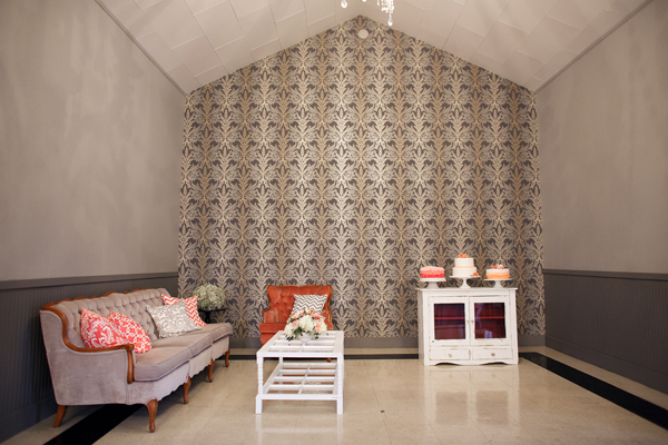 cheerful-wedding-inspiration-in-coral