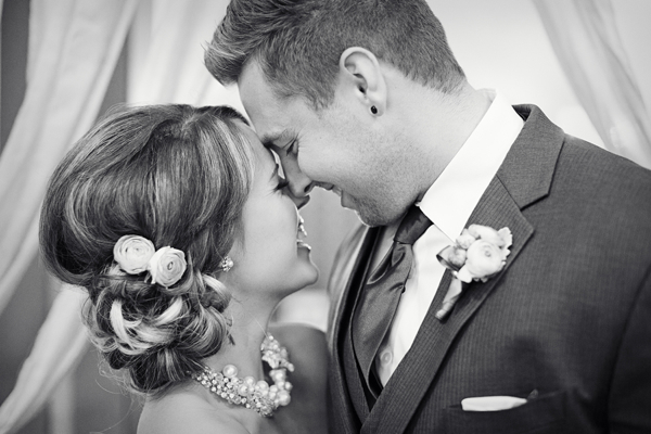cheerful-wedding-inspiration-in-coral
