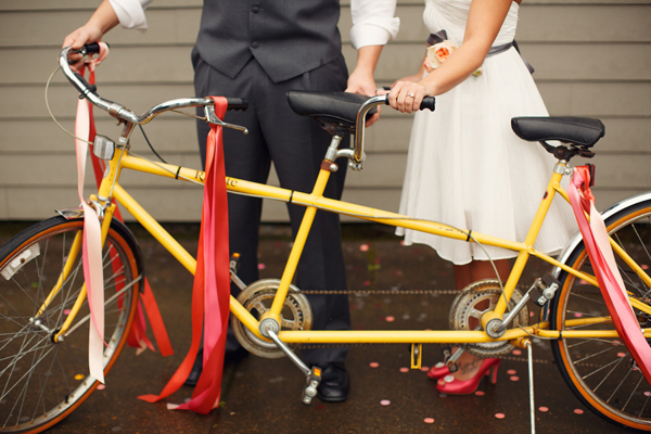 cheerful-wedding-inspiration-in-coral