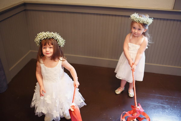 cheerful-wedding-inspiration-in-coral