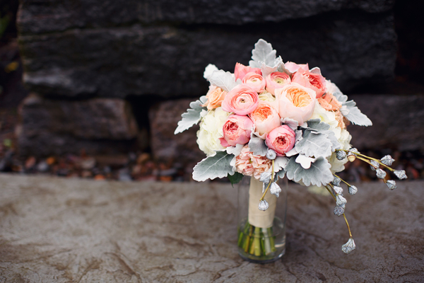cheerful-wedding-inspiration-in-coral