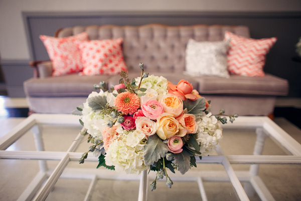 cheerful-wedding-inspiration-in-coral