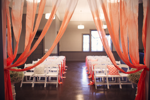 cheerful-wedding-inspiration-in-coral