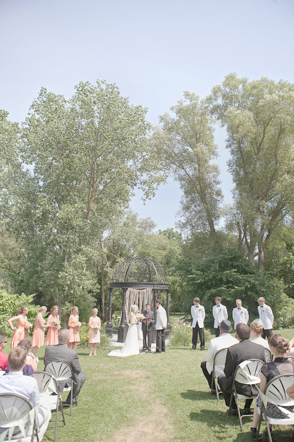 classic-peach-wedding-at-the-elm-hurst