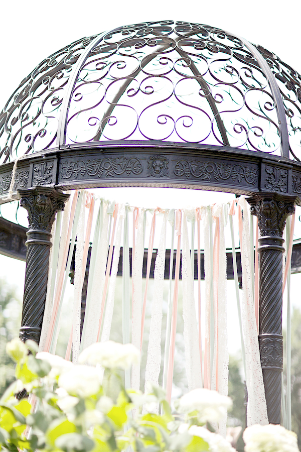 classic-peach-wedding-at-the-elm-hurst