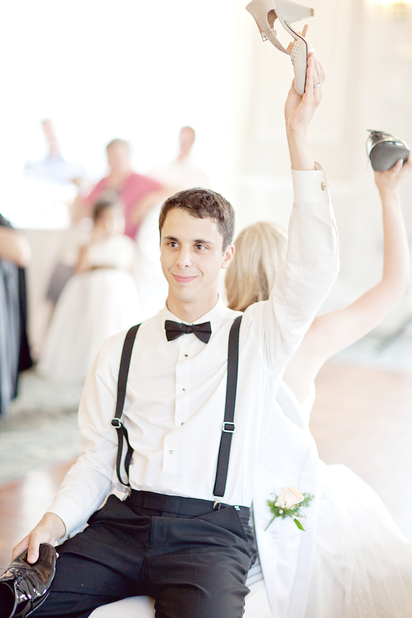 classic-peach-wedding-at-the-elm-hurst