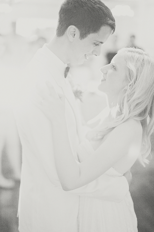classic-peach-wedding-at-the-elm-hurst