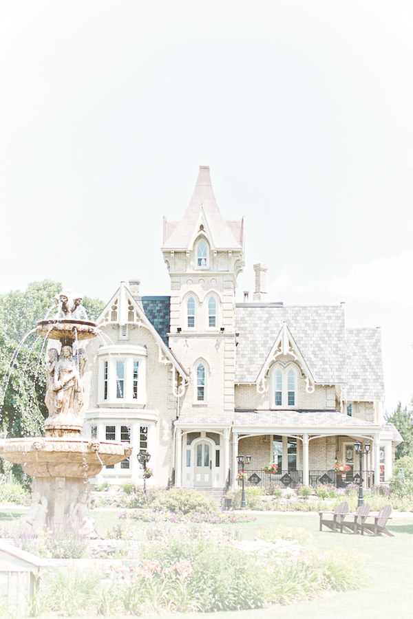 classic-peach-wedding-at-the-elm-hurst