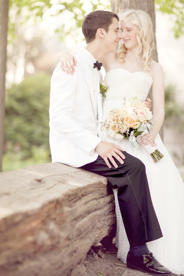 classic-peach-wedding-at-the-elm-hurst