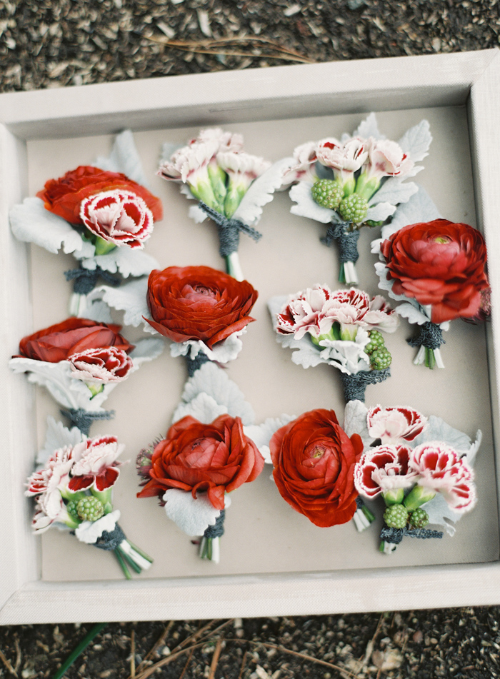 classic-red-and-gray-california-wedding