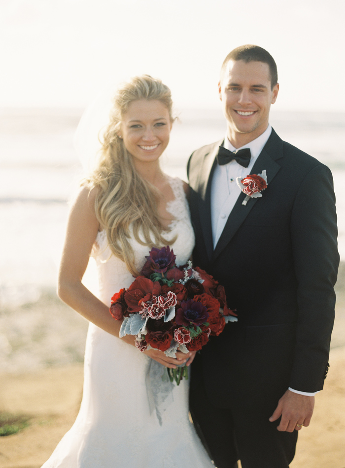 classic-red-and-gray-california-wedding