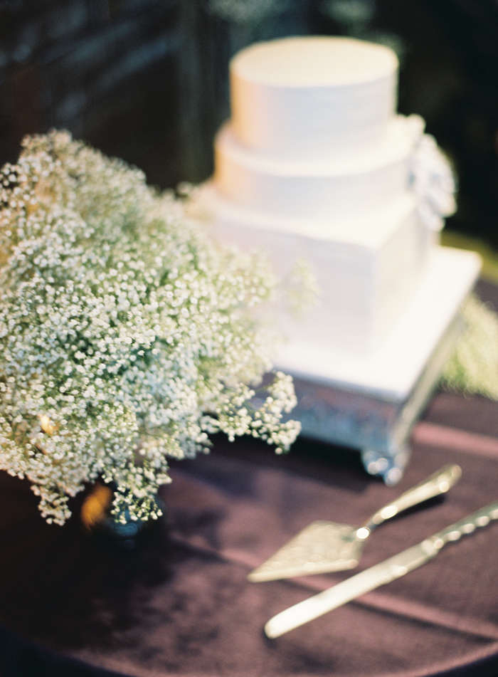 classic-red-and-gray-california-wedding