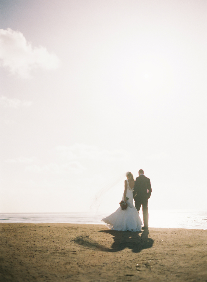 classic-red-and-gray-california-wedding
