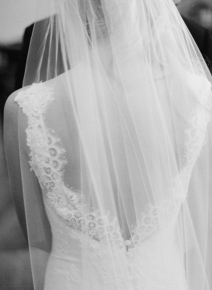 classic-red-and-gray-california-wedding