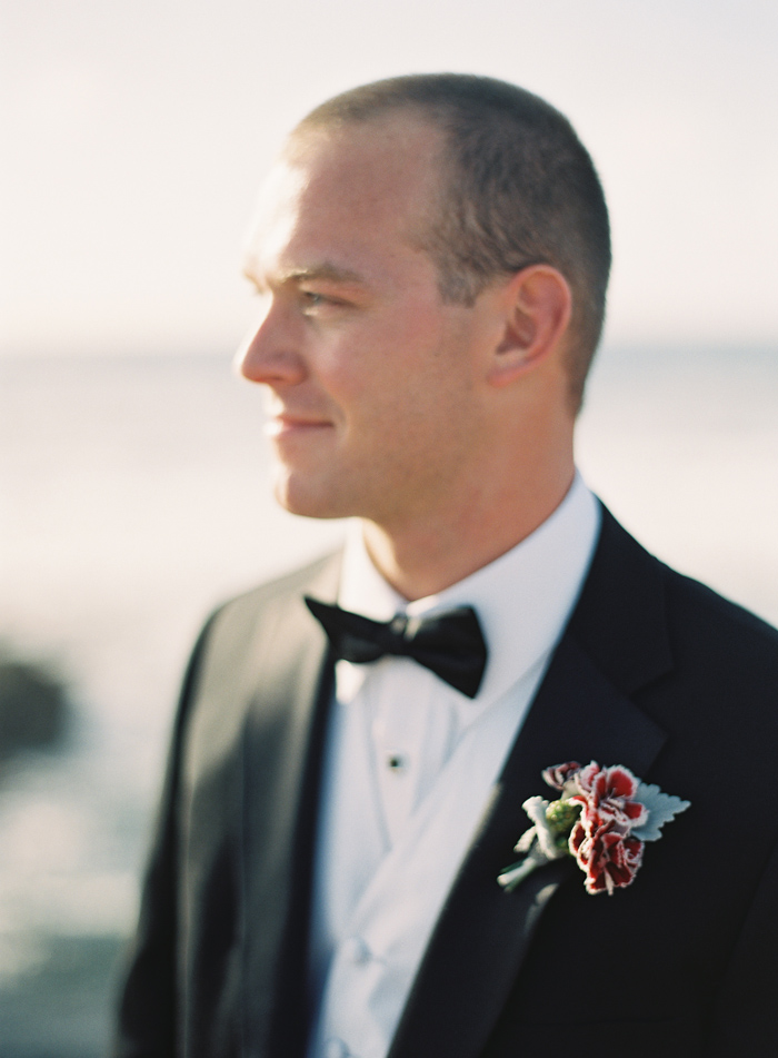 classic-red-and-gray-california-wedding