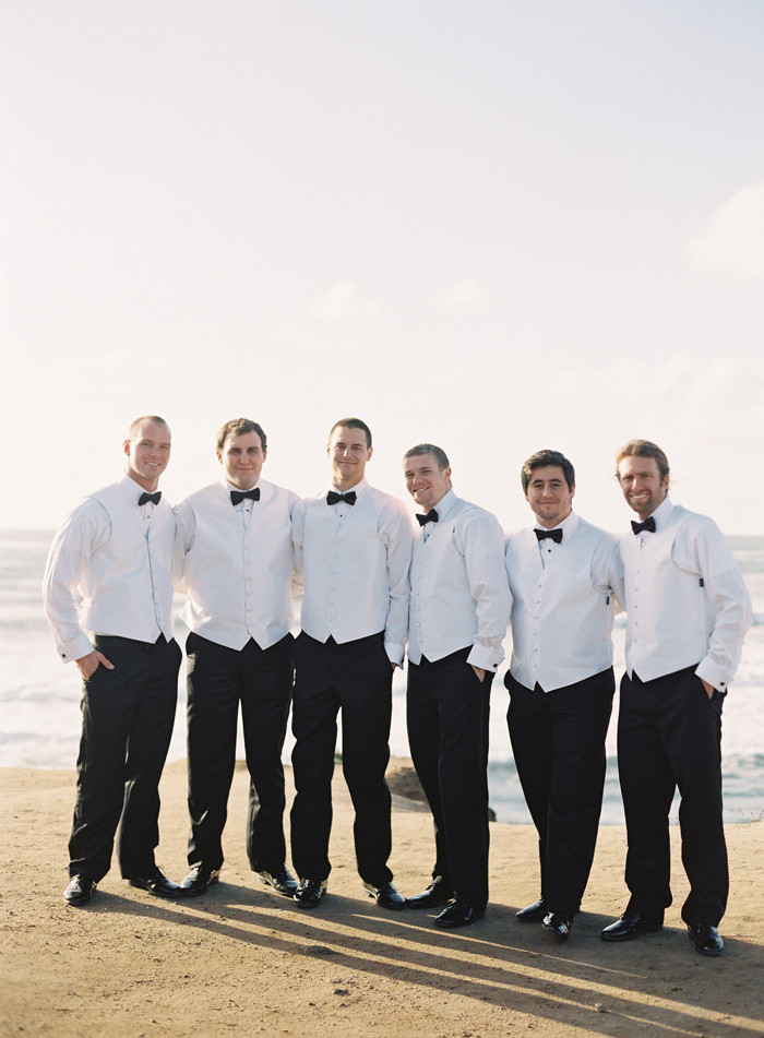 classic-red-and-gray-california-wedding