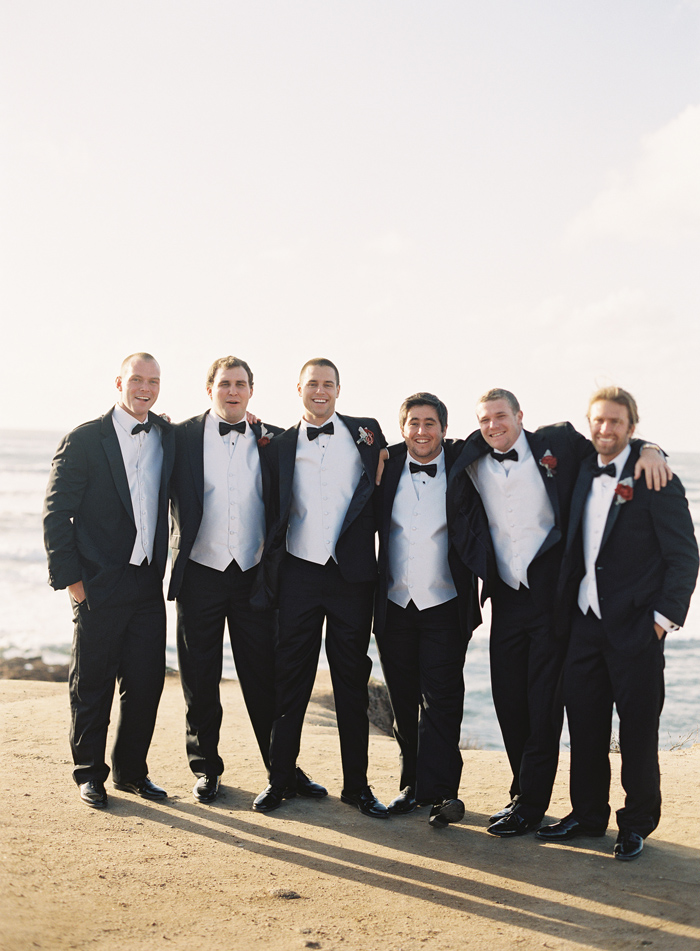 classic-red-and-gray-california-wedding