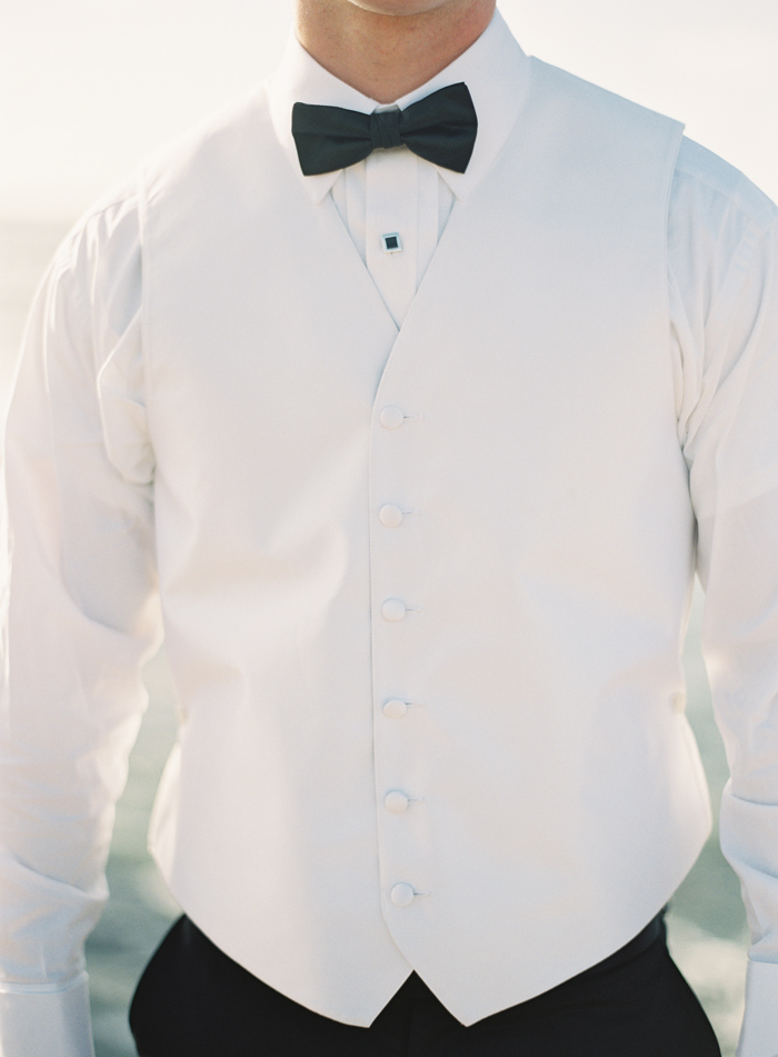 classic-red-and-gray-california-wedding
