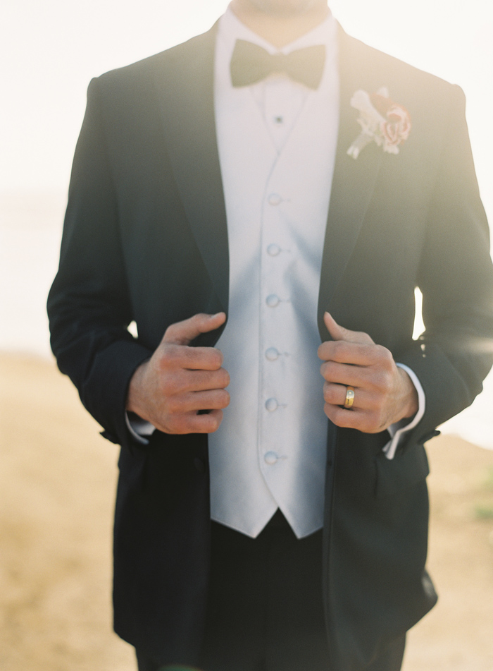 classic-red-and-gray-california-wedding