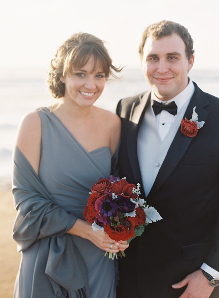 classic-red-and-gray-california-wedding