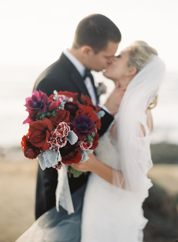 classic-red-and-gray-california-wedding