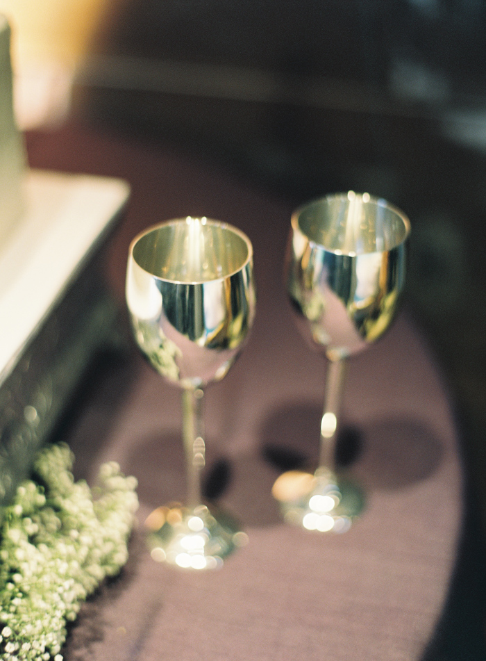 classic-red-and-gray-california-wedding
