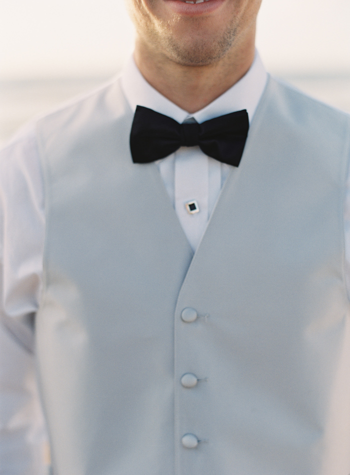 classic-red-and-gray-california-wedding